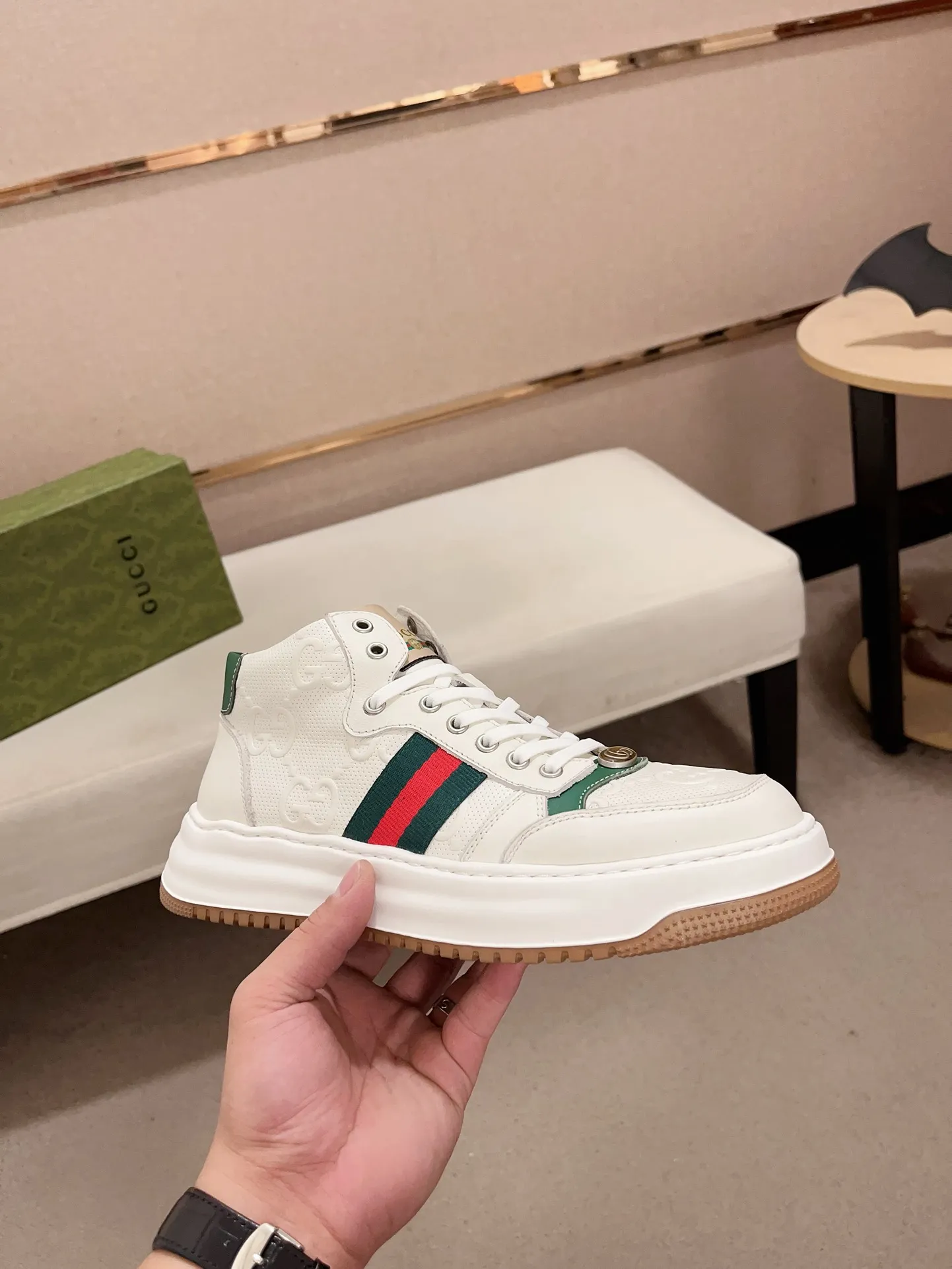 Men's clothing and shoes💰 520💰🇮🇹🇮🇹GUCCI (Gucci) top 🔍🔍 new models are on sale at the same time, the upper 🇮🇹 imported Italian first-layer cowhide, fully imported sheepskin lining 💪💪, completely 1⃣️compared 1⃣️Reproduction🇮🇹💪💪, ⚠Sole: The original sole is specially provided by the original factory, the exclusive movable molded sole is super comfortable, ⚠Original factory follow-up goods, 🔍🔍high quality, you can enter and leave the counter at will, welcome to compare⚠. Code number: 38-44 (45 is custom-made and cannot be returned or exchanged)